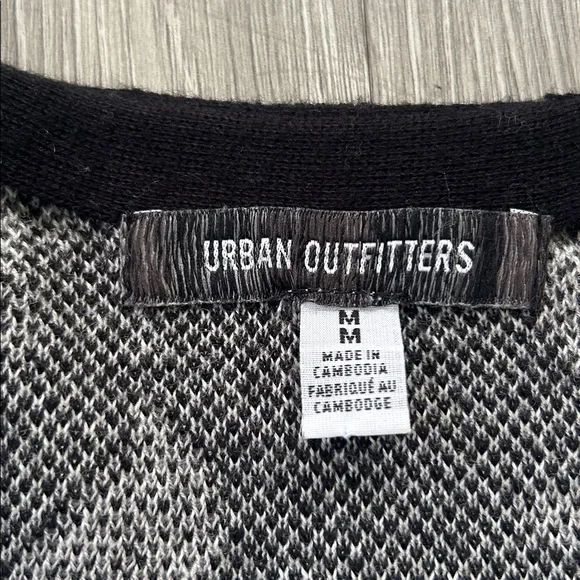 RARE Men’s Urban Outfitters Floral Rose Button Cardigan Sweater - Picture 3 of 6